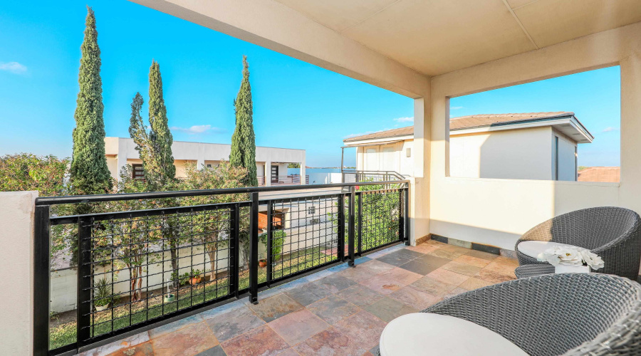 2906 Chaucer Dr, Laredo, Texas 78041, 4 Bedrooms Bedrooms, 7 Rooms Rooms,3 BathroomsBathrooms,Residential,For Sale,2906 Chaucer Dr,20255171