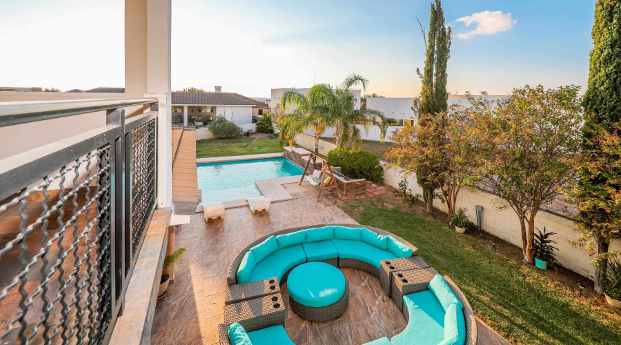 2906 Chaucer Dr, Laredo, Texas 78041, 4 Bedrooms Bedrooms, 7 Rooms Rooms,3 BathroomsBathrooms,Residential,For Sale,2906 Chaucer Dr,20255171