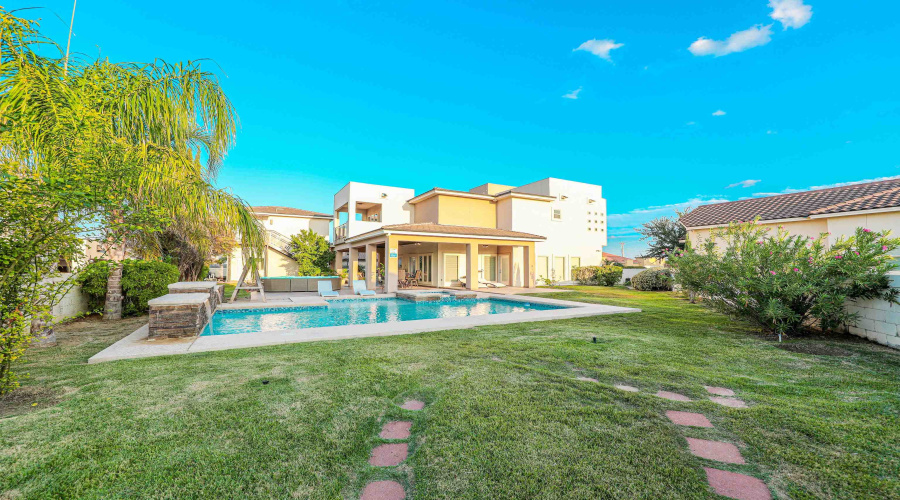 2906 Chaucer Dr, Laredo, Texas 78041, 4 Bedrooms Bedrooms, 7 Rooms Rooms,3 BathroomsBathrooms,Residential,For Sale,2906 Chaucer Dr,20255171