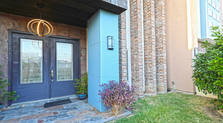 2906 Chaucer Dr, Laredo, Texas 78041, 4 Bedrooms Bedrooms, 7 Rooms Rooms,3 BathroomsBathrooms,Residential,For Sale,2906 Chaucer Dr,20255171