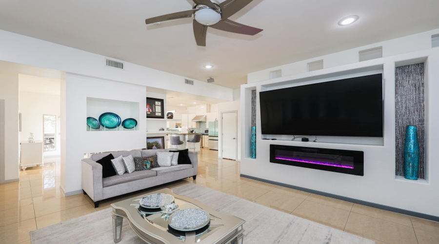 2906 Chaucer Dr, Laredo, Texas 78041, 4 Bedrooms Bedrooms, 7 Rooms Rooms,3 BathroomsBathrooms,Residential,For Sale,2906 Chaucer Dr,20255171