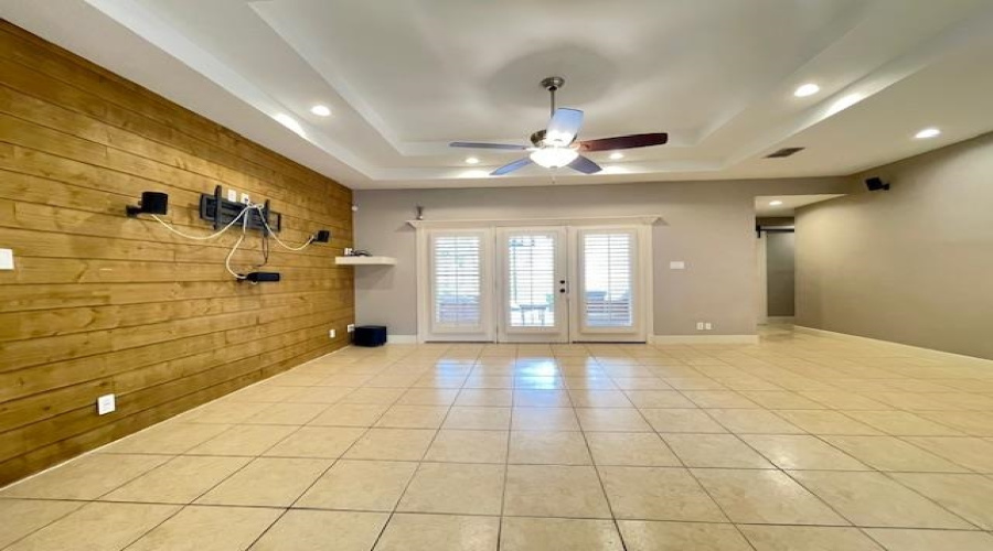 601 Marsh Ln, LAREDO, Texas 78045, 3 Bedrooms Bedrooms, 7 Rooms Rooms,4 BathroomsBathrooms,Residential,For Sale,601 Marsh Ln,20255176