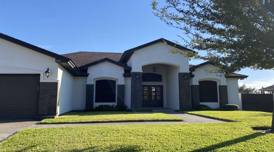 307 Michoacan Loop, Laredo, Texas 78045, 3 Bedrooms Bedrooms, 6 Rooms Rooms,2 BathroomsBathrooms,Residential,For Rent,307 Michoacan Loop,20255177