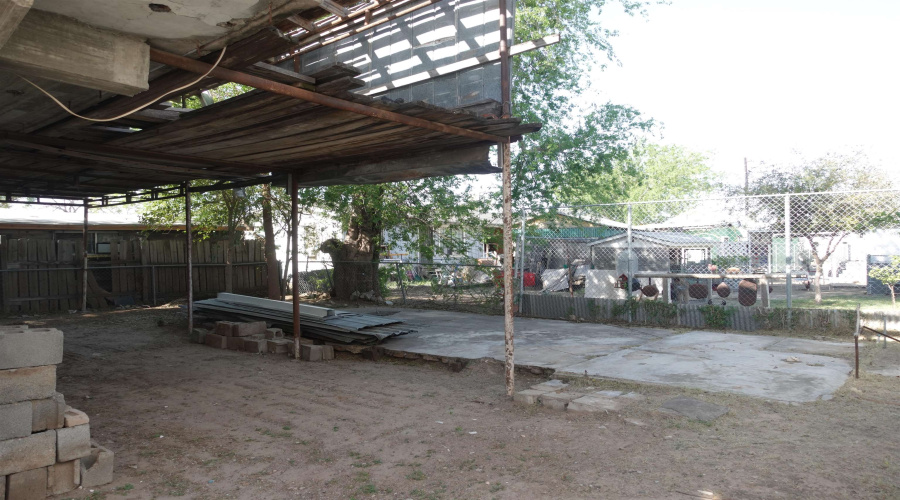 1518 Santa Cleotilde Ave, laredo, Texas 78040, 2 Bedrooms Bedrooms, 4 Rooms Rooms,Residential,For Sale,1518 Santa Cleotilde Ave,20255179