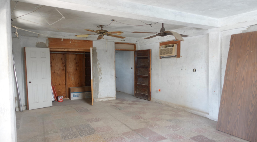 1518 Santa Cleotilde Ave, laredo, Texas 78040, 2 Bedrooms Bedrooms, 4 Rooms Rooms,Residential,For Sale,1518 Santa Cleotilde Ave,20255179