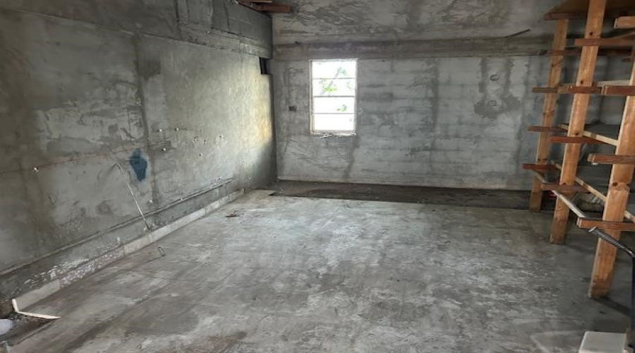 1518 Santa Cleotilde Ave, laredo, Texas 78040, 2 Bedrooms Bedrooms, 4 Rooms Rooms,Residential,For Sale,1518 Santa Cleotilde Ave,20255179