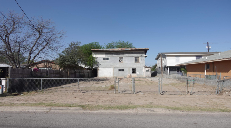 1518 Santa Cleotilde Ave, laredo, Texas 78040, 2 Bedrooms Bedrooms, 4 Rooms Rooms,Residential,For Sale,1518 Santa Cleotilde Ave,20255179