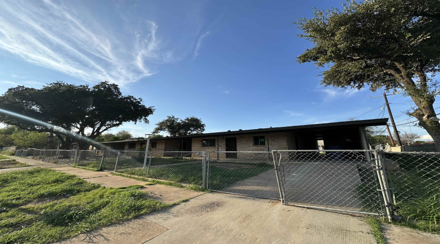 2920 Kearney St, Laredo, Texas 78043, ,Multi-family,For Sale,2920 Kearney St,20255183