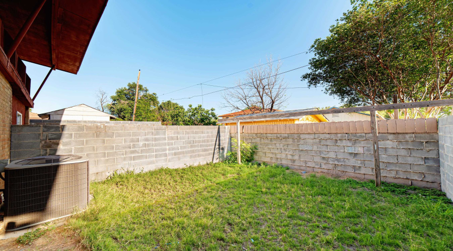 1803 Reynolds St, Laredo, Texas 78043, ,Multi-family,For Sale,1803 Reynolds St,20255190