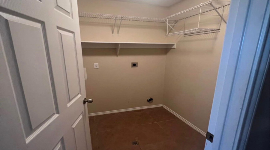 332 Kahlo Lp, Laredo, Texas 78045, 3 Bedrooms Bedrooms, 6 Rooms Rooms,2 BathroomsBathrooms,Residential,For Rent,332 Kahlo Lp,20255182