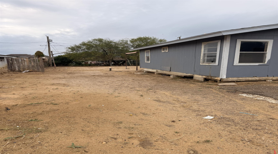 116 Coronado Ave, Laredo, Texas 78043, 2 Bedrooms Bedrooms, 7 Rooms Rooms,2 BathroomsBathrooms,Residential,For Sale,116 Coronado Ave,20255186