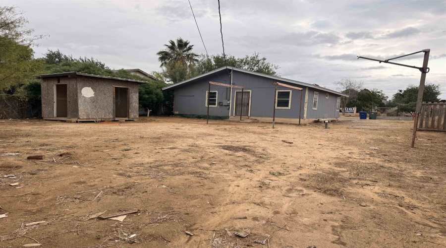 116 Coronado Ave, Laredo, Texas 78043, 2 Bedrooms Bedrooms, 7 Rooms Rooms,2 BathroomsBathrooms,Residential,For Sale,116 Coronado Ave,20255186