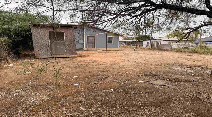 116 Coronado Ave, Laredo, Texas 78043, 2 Bedrooms Bedrooms, 7 Rooms Rooms,2 BathroomsBathrooms,Residential,For Sale,116 Coronado Ave,20255186