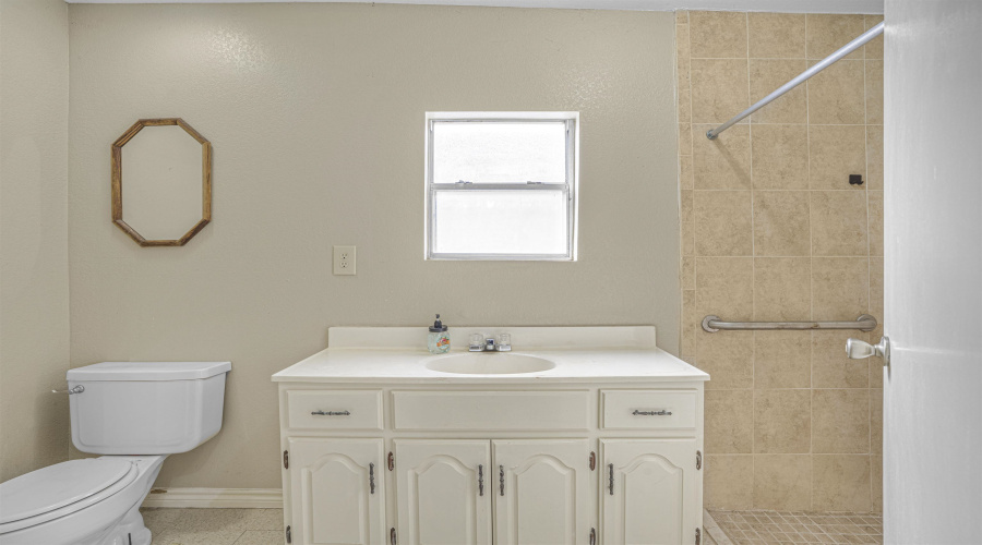 2103 Bismark St, Laredo, Texas 78043, ,Multi-family,For Sale,2103 Bismark St,20255192