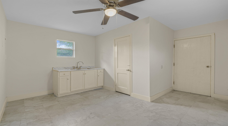 2103 Bismark St, Laredo, Texas 78043, ,Multi-family,For Sale,2103 Bismark St,20255192