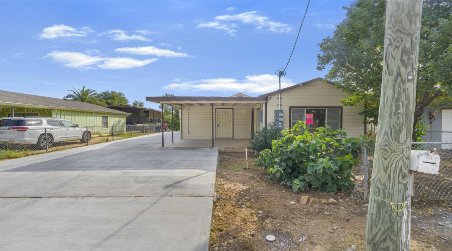 2103 Bismark St, Laredo, Texas 78043, ,Multi-family,For Sale,2103 Bismark St,20255192