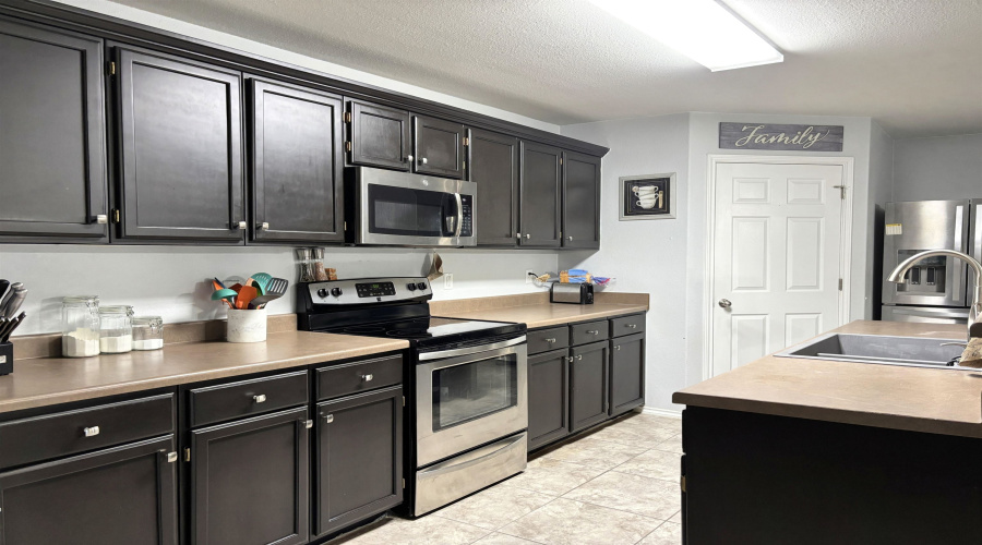 405 Almeja Dr, Laredo, Texas 78043, 3 Bedrooms Bedrooms, 6 Rooms Rooms,2 BathroomsBathrooms,Residential,For Sale,405 Almeja Dr,20255194