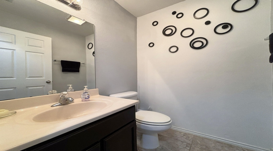 405 Almeja Dr, Laredo, Texas 78043, 3 Bedrooms Bedrooms, 6 Rooms Rooms,2 BathroomsBathrooms,Residential,For Sale,405 Almeja Dr,20255194