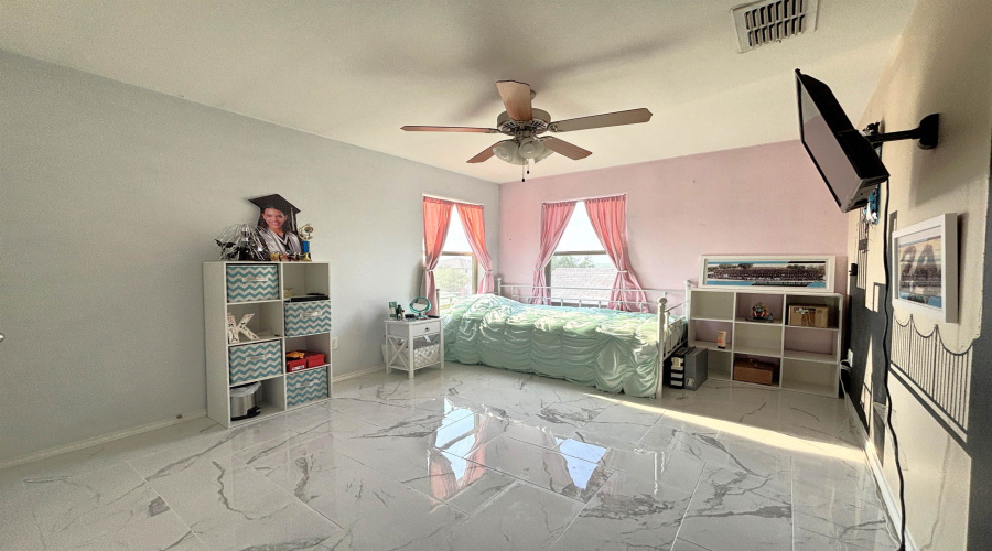 405 Almeja Dr, Laredo, Texas 78043, 3 Bedrooms Bedrooms, 6 Rooms Rooms,2 BathroomsBathrooms,Residential,For Sale,405 Almeja Dr,20255194