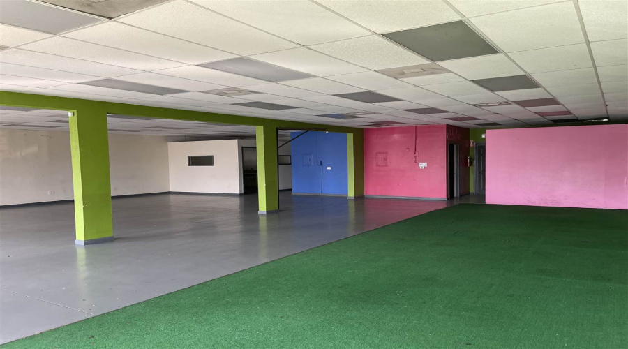 819 New York Ave, Laredo, Texas 78046, 1 Room Rooms,2 BathroomsBathrooms,Commercial retail/office,For Rent,819 New York Ave,20255202