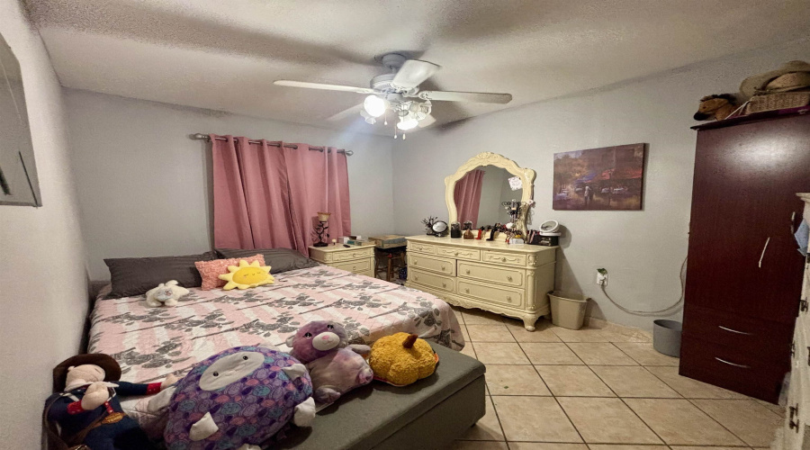 1820 Ireland St, Laredo, Texas 78046, 4 Bedrooms Bedrooms, 17 Rooms Rooms,2 BathroomsBathrooms,Residential,For Sale,1820 Ireland St,20255195