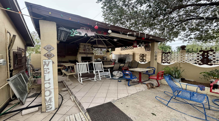 1820 Ireland St, Laredo, Texas 78046, 4 Bedrooms Bedrooms, 17 Rooms Rooms,2 BathroomsBathrooms,Residential,For Sale,1820 Ireland St,20255195