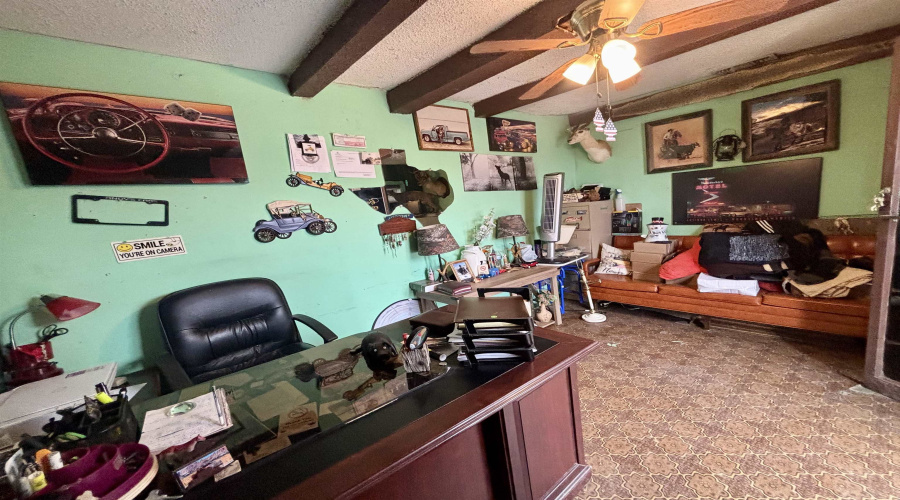 1820 Ireland St, Laredo, Texas 78046, 4 Bedrooms Bedrooms, 17 Rooms Rooms,2 BathroomsBathrooms,Residential,For Sale,1820 Ireland St,20255195