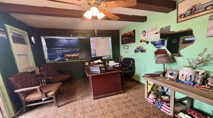 1820 Ireland St, Laredo, Texas 78046, 4 Bedrooms Bedrooms, 17 Rooms Rooms,2 BathroomsBathrooms,Residential,For Sale,1820 Ireland St,20255195