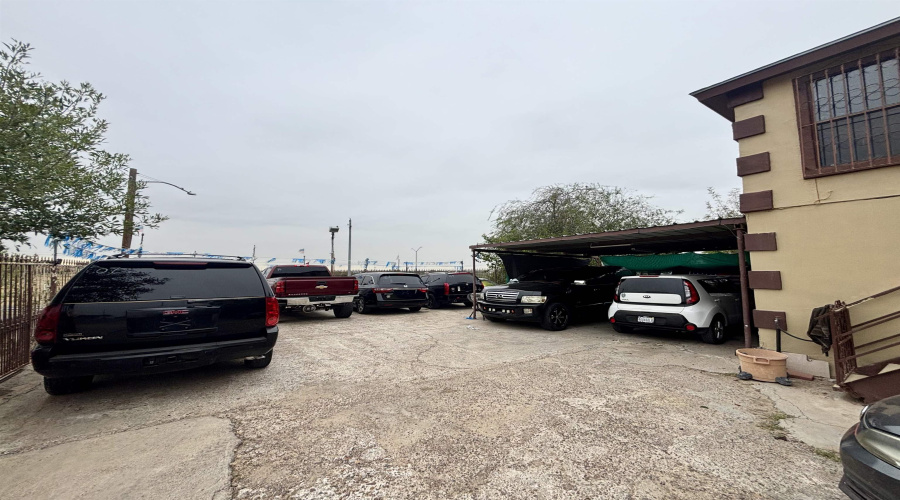 1820 Ireland St, Laredo, Texas 78046, 4 Bedrooms Bedrooms, 17 Rooms Rooms,2 BathroomsBathrooms,Residential,For Sale,1820 Ireland St,20255195