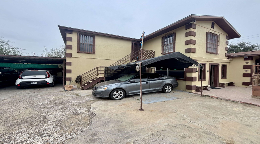 1820 Ireland St, Laredo, Texas 78046, 4 Bedrooms Bedrooms, 17 Rooms Rooms,2 BathroomsBathrooms,Residential,For Sale,1820 Ireland St,20255195