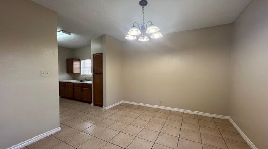 1001 E Travis St, Laredo, Texas 78041, 2 Bedrooms Bedrooms, 4 Rooms Rooms,1 BathroomBathrooms,Residential,For Rent,1001 E Travis St,20255198