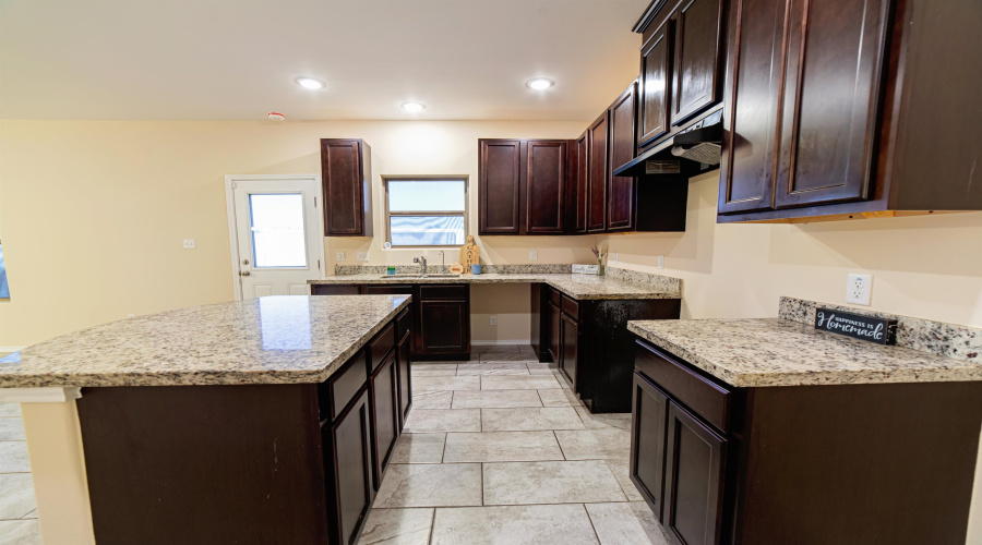 3305 Charolais Dr., Laredo, Texas 78046, 5 Bedrooms Bedrooms, 8 Rooms Rooms,3 BathroomsBathrooms,Residential,For Rent,3305 Charolais Dr.,20255201