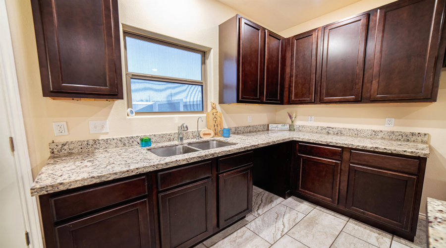 3305 Charolais Dr., Laredo, Texas 78046, 5 Bedrooms Bedrooms, 8 Rooms Rooms,3 BathroomsBathrooms,Residential,For Rent,3305 Charolais Dr.,20255201