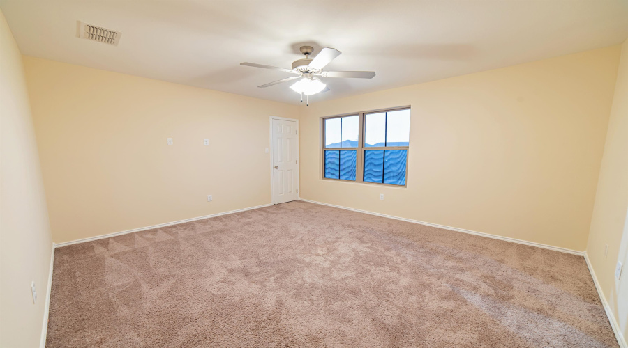 3305 Charolais Dr., Laredo, Texas 78046, 5 Bedrooms Bedrooms, 8 Rooms Rooms,3 BathroomsBathrooms,Residential,For Rent,3305 Charolais Dr.,20255201