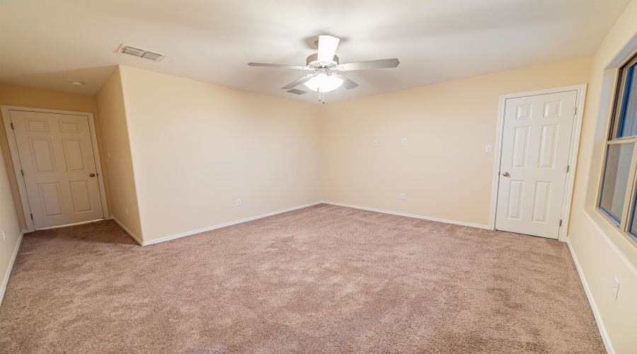 3305 Charolais Dr., Laredo, Texas 78046, 5 Bedrooms Bedrooms, 8 Rooms Rooms,3 BathroomsBathrooms,Residential,For Rent,3305 Charolais Dr.,20255201