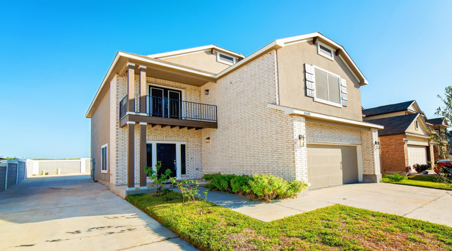 3305 Charolais Dr., Laredo, Texas 78046, 5 Bedrooms Bedrooms, 8 Rooms Rooms,3 BathroomsBathrooms,Residential,For Rent,3305 Charolais Dr.,20255201