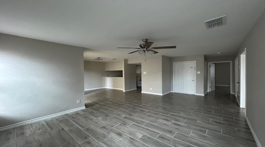 100 E Hillside Rd, Laredo, Texas 78041, 2 Bedrooms Bedrooms, 4 Rooms Rooms,1 BathroomBathrooms,Residential,For Rent,100 E Hillside Rd,20255203