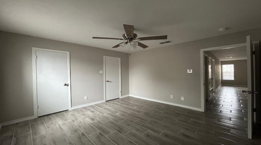 100 E Hillside Rd, Laredo, Texas 78041, 2 Bedrooms Bedrooms, 4 Rooms Rooms,1 BathroomBathrooms,Residential,For Rent,100 E Hillside Rd,20255203