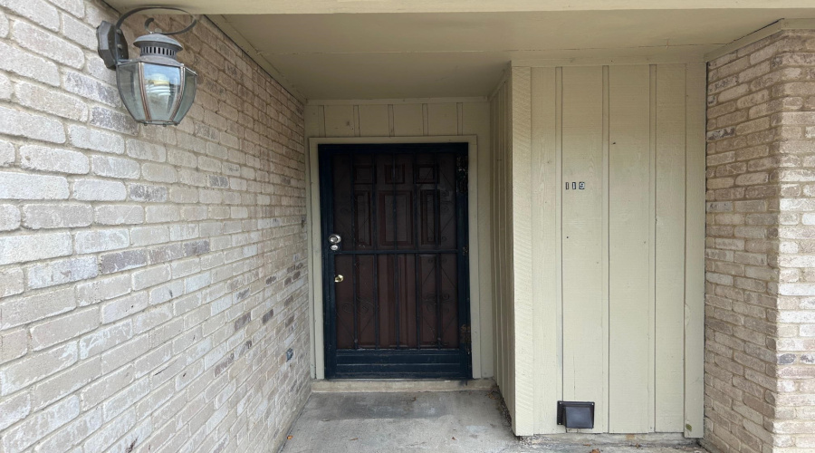 100 E Hillside Rd, Laredo, Texas 78041, 2 Bedrooms Bedrooms, 4 Rooms Rooms,1 BathroomBathrooms,Residential,For Rent,100 E Hillside Rd,20255203