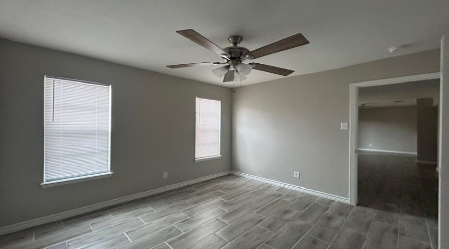 100 E Hillside Rd, Laredo, Texas 78041, 2 Bedrooms Bedrooms, 4 Rooms Rooms,1 BathroomBathrooms,Residential,For Rent,100 E Hillside Rd,20255203