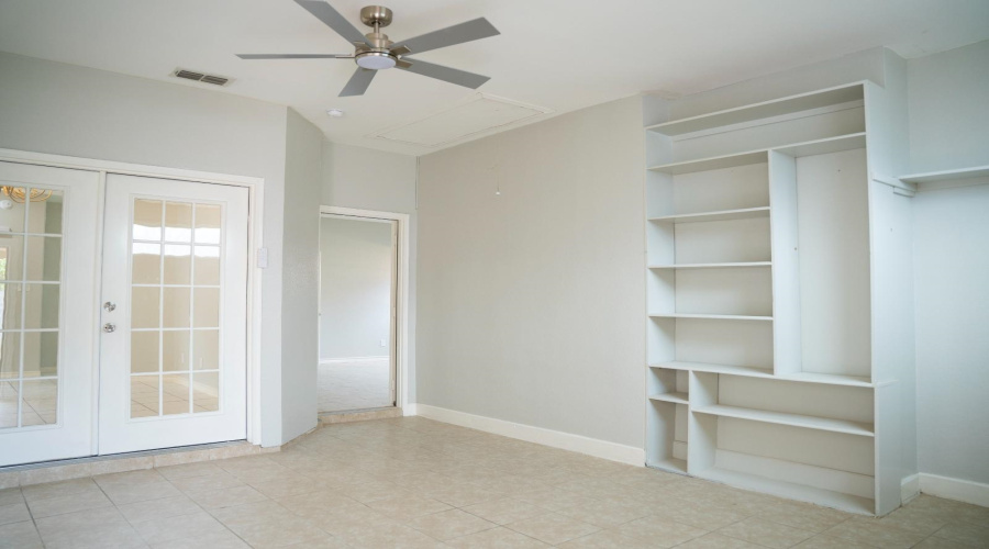 8801 Justice Dr, Laredo, Texas 78045, 3 Bedrooms Bedrooms, 5 Rooms Rooms,3 BathroomsBathrooms,Residential,For Rent,8801 Justice Dr,20255209