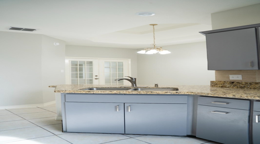 8801 Justice Dr, Laredo, Texas 78045, 3 Bedrooms Bedrooms, 5 Rooms Rooms,3 BathroomsBathrooms,Residential,For Rent,8801 Justice Dr,20255209