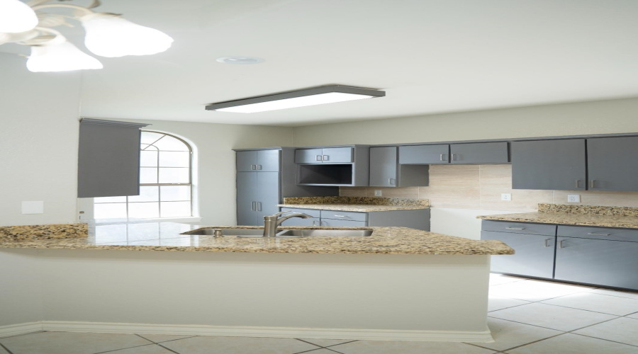 8801 Justice Dr, Laredo, Texas 78045, 3 Bedrooms Bedrooms, 5 Rooms Rooms,3 BathroomsBathrooms,Residential,For Rent,8801 Justice Dr,20255209