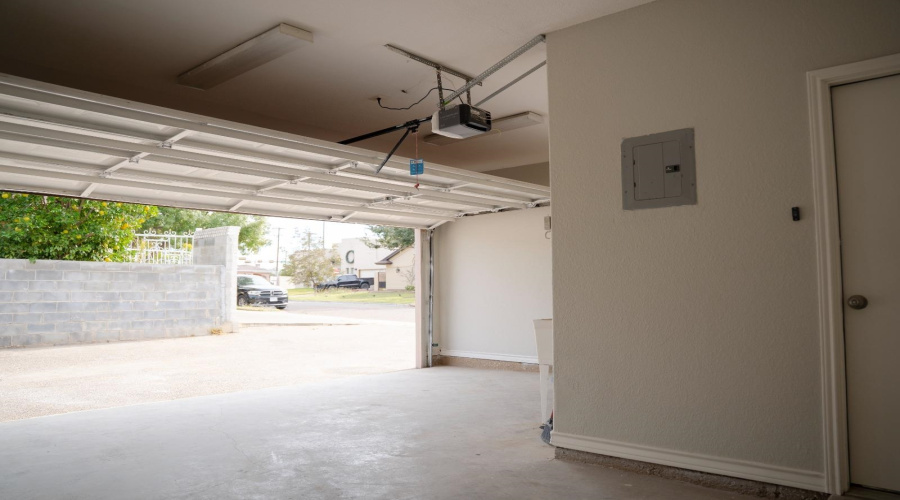 8801 Justice Dr, Laredo, Texas 78045, 3 Bedrooms Bedrooms, 5 Rooms Rooms,3 BathroomsBathrooms,Residential,For Rent,8801 Justice Dr,20255209