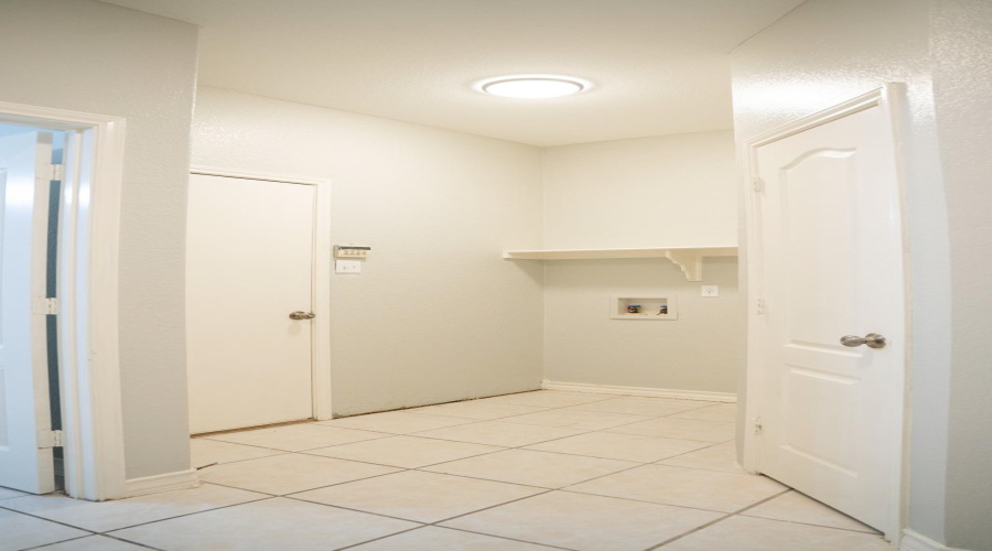 8801 Justice Dr, Laredo, Texas 78045, 3 Bedrooms Bedrooms, 5 Rooms Rooms,3 BathroomsBathrooms,Residential,For Rent,8801 Justice Dr,20255209