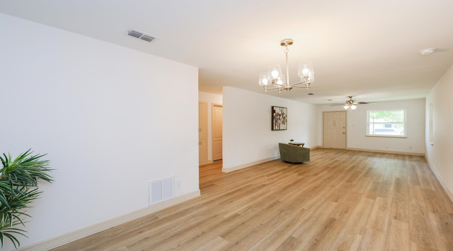 2318 Locust St, laredo, Texas 78040, 4 Bedrooms Bedrooms, 6 Rooms Rooms,3 BathroomsBathrooms,Residential,For Sale,2318 Locust St,20255211