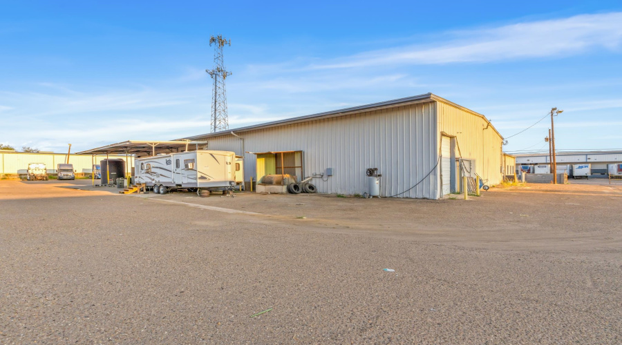 8210 San Gabriel Dr, Laredo, Texas 78045, 1 Bedroom Bedrooms, 21 Rooms Rooms,4 BathroomsBathrooms,Commercial/industrial,For Sale,8210 San Gabriel Dr,20255215