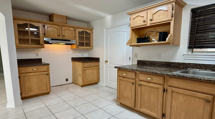 12613 River Bend Cir, Laredo, Texas 78045, 3 Bedrooms Bedrooms, 6 Rooms Rooms,2 BathroomsBathrooms,Residential,For Rent,12613 River Bend Cir,20255216