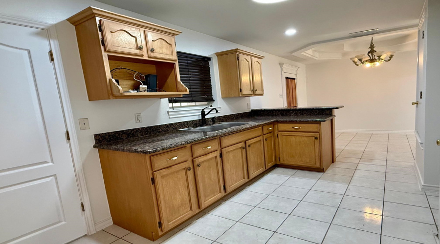 12613 River Bend Cir, Laredo, Texas 78045, 3 Bedrooms Bedrooms, 6 Rooms Rooms,2 BathroomsBathrooms,Residential,For Rent,12613 River Bend Cir,20255216