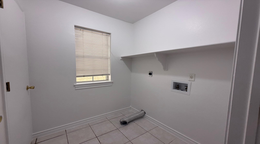 12613 River Bend Cir, Laredo, Texas 78045, 3 Bedrooms Bedrooms, 6 Rooms Rooms,2 BathroomsBathrooms,Residential,For Rent,12613 River Bend Cir,20255216